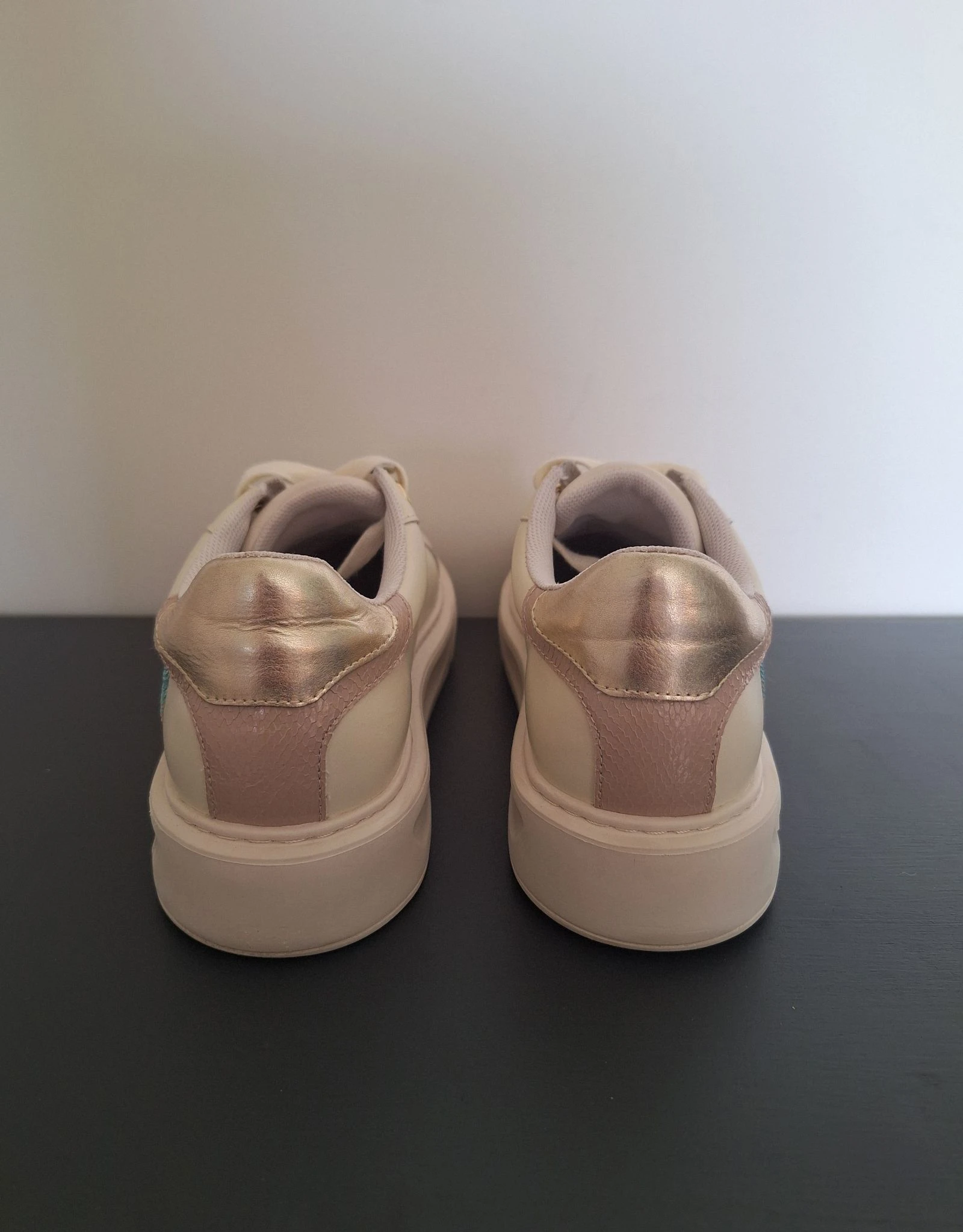 Tênis Liu Jo creme multicolor com logo brilhante tamanho 39 – photo 4